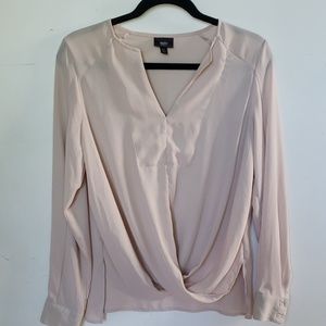 Woman's long sleeve shirt